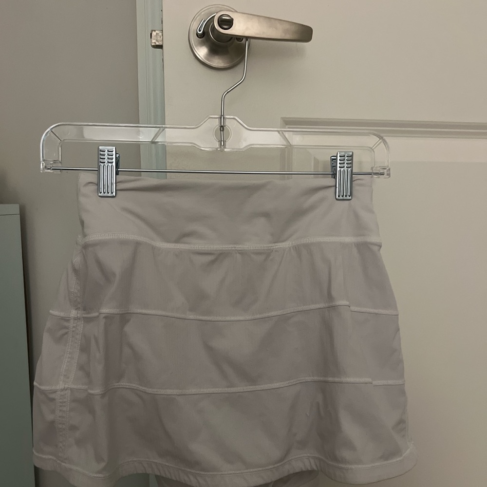 white lululemon tennis skirt